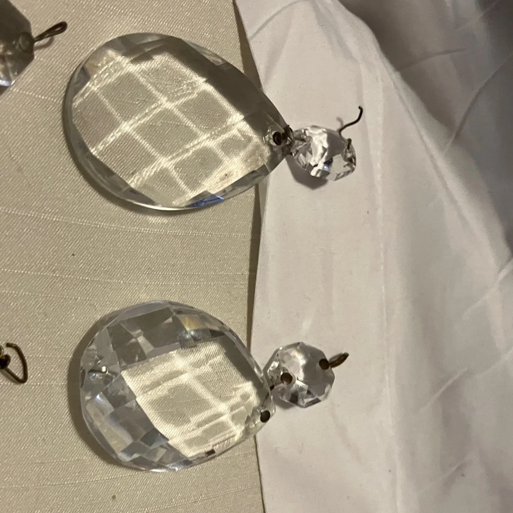 Set of 12. Vintage glass crystals 1.5” with hangers from older chandelier no - Picture 8 of 9